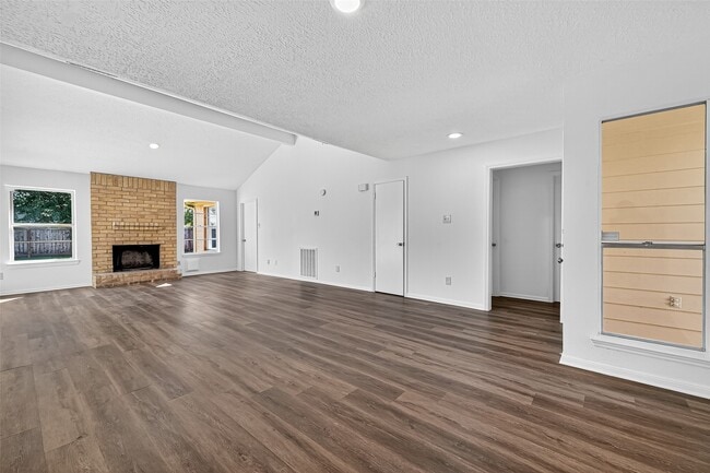 Photo - 4422 Wee Lassie Ln