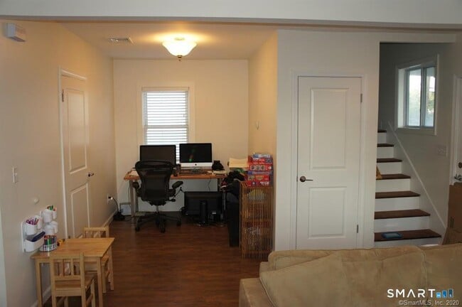 Photo - 16 Manor St Unit B