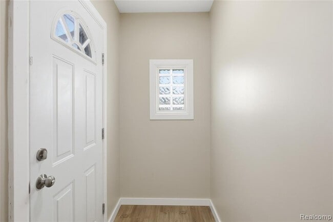 Photo - 14615 Winthrop St