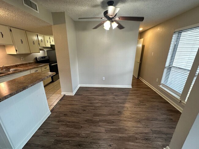 Photo - 3BD/2BA Townhouse located on the Germantown/Memphis Line!