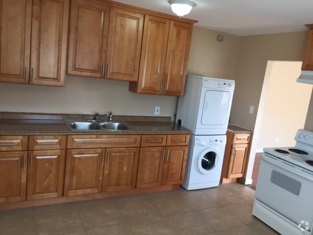 Building Photo - 161 Starr Ave Unit D Rental