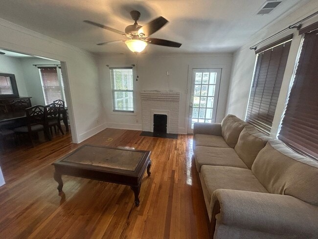 Photo - 910 Lacy St