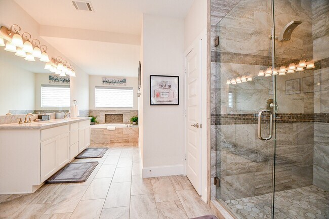 Photo - 4604 Chartres St