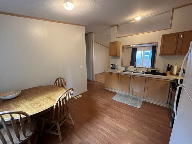 Photo - Great Location! 3 Bed, 2 Bath West-Flagstaff Home - Students & Pets OK! Avail Aug 10th!