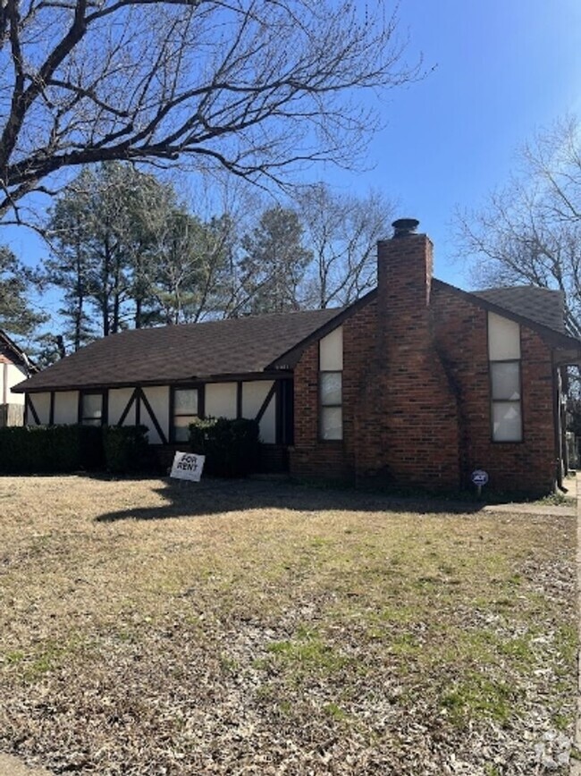 Building Photo - Charming 3-Bedroom Home in Memphis - Fresh...