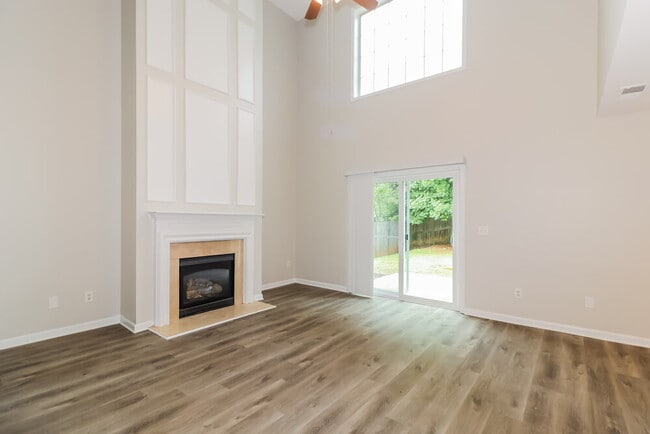 Photo - 3242 Liberty Commons Dr NW