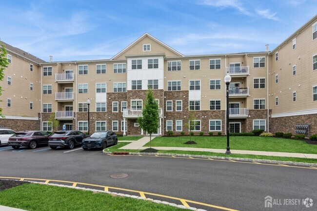 Building Photo - 727 Lorhan Dr Rental