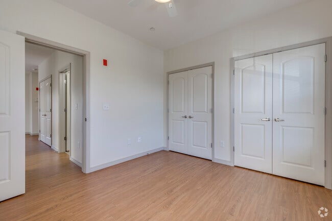 1BR 1BA