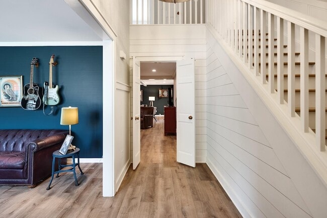 Photo - 7691 McHenry Cir N