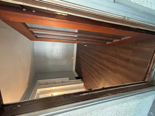 Building Photo - 406 N D St Unit 3. Rental