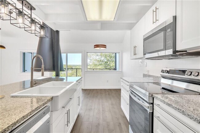 Photo - 2200 Trailside Dr