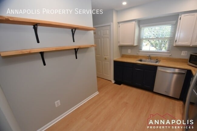 Photo - 17 Mooring Point Ct