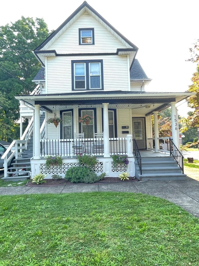 1536 Main St Unit 2nd Floor