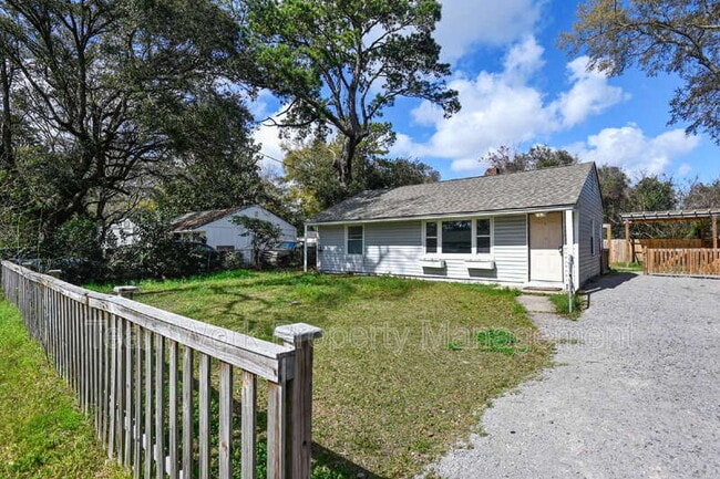 Photo - 3116 Matipan Ave