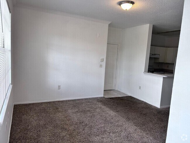 Building Photo - 2 Bed/1 Bath Apartment within Madison at M...