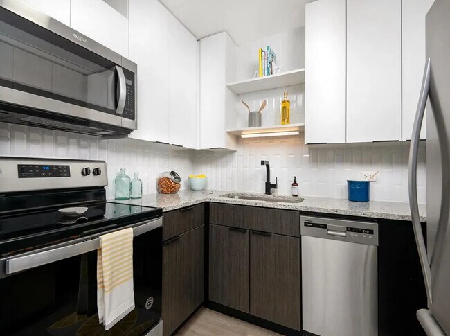 Photo - 70 W Huron St Unit 902