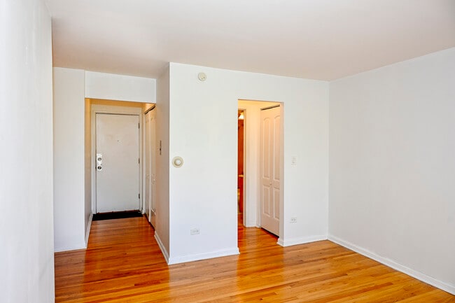 Photo - 1415 W Lunt Ave Unidad 408