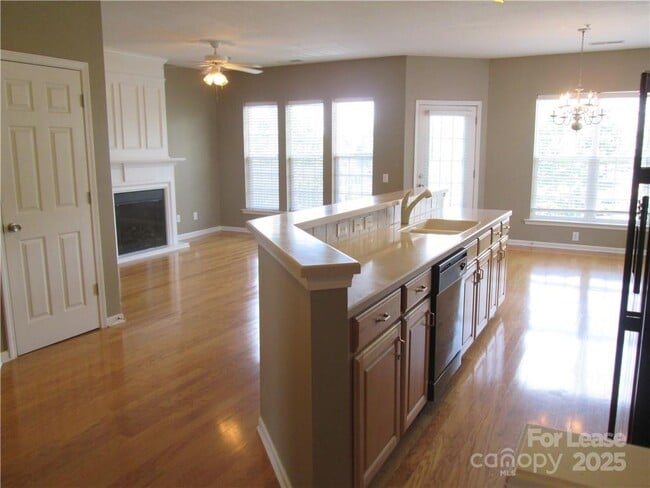 Building Photo - 14744 Via Sorrento Dr Rental