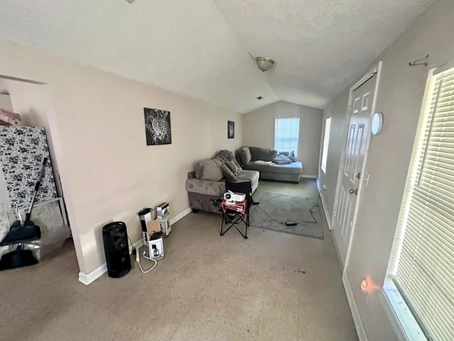 Photo - 1096 Fountain St