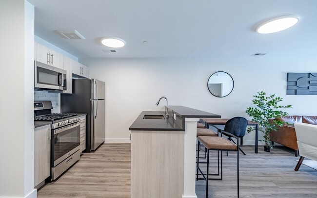 Photo - PINNACLE Orange Crossing