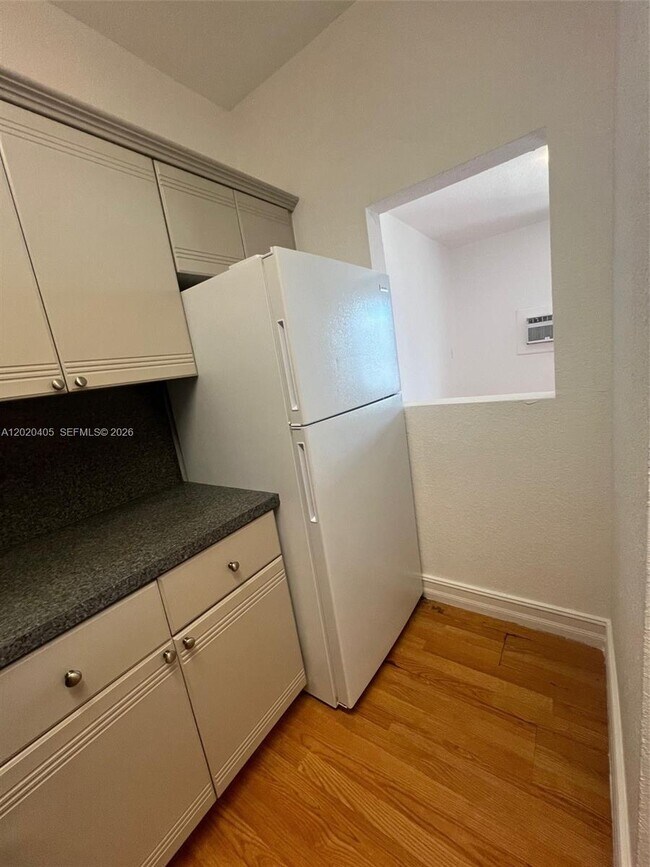 Photo - 820 Euclid Ave Unit 303