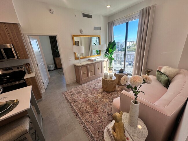 Photo - 2029 Monroe St Unit B1