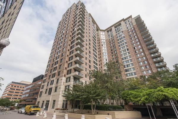 Building - 851 N Glebe Rd Condo Unit 1812