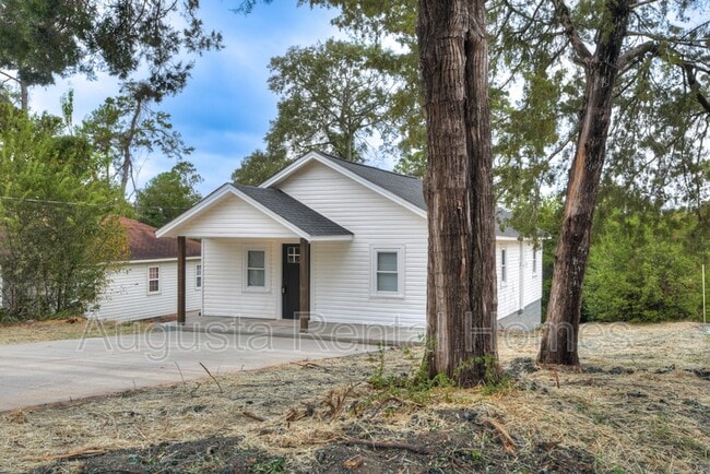 Photo - 2753 Hazel St