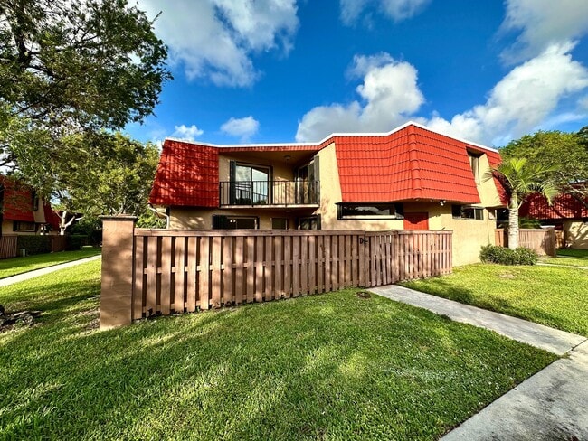 Building Photo - 8081 Severn Dr