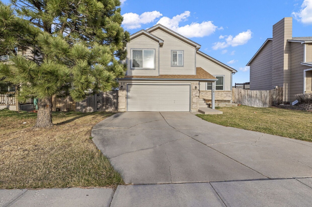Convenient, Comfortable, and Close to Fort... - Convenient, Comfortable, and Close to Fort...
