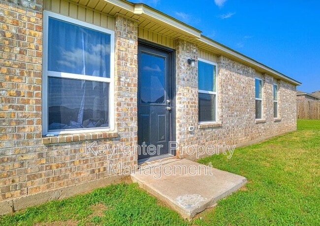 Photo - 209 SE 4th St