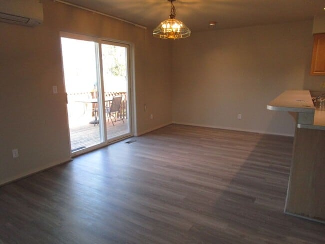 Photo - 127 S 18th St