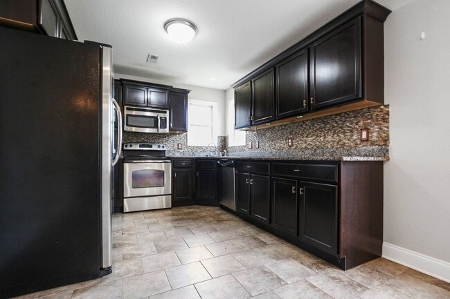 Photo - Pet Friendly Four Bedroom with Basement!