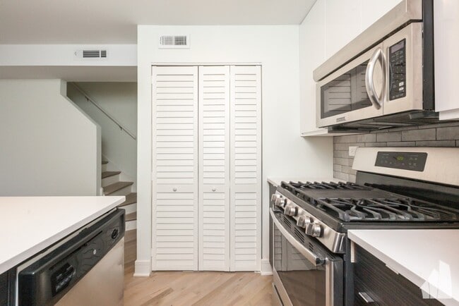 Photo - 944 W Grace-I101 Unit I101