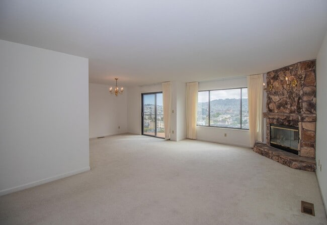 Photo - Spacious 3 Bed/2 Bath Flat with Stunning City Views | AMSI | Alexandr Metlinski