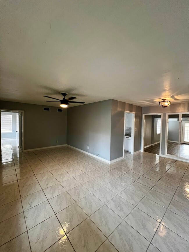 Photo - 304 Staunton St