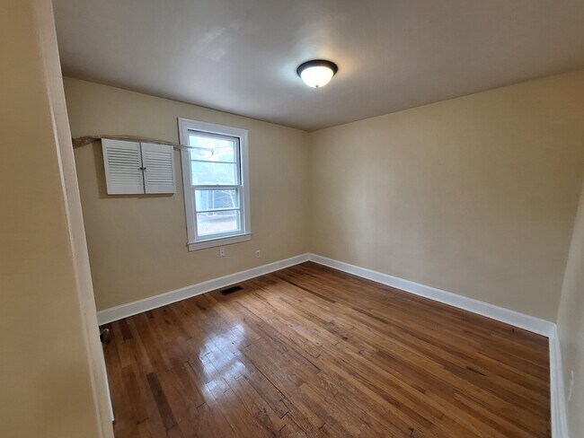 Bedroom #2 - 2609 Pioneer Rd