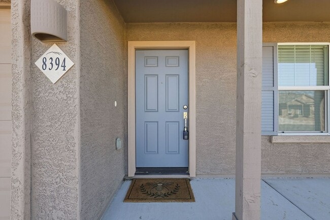 Photo - Modern Comfort Meets Desert Serenity – 4 Bed Rocking K Rental Home Available Now!