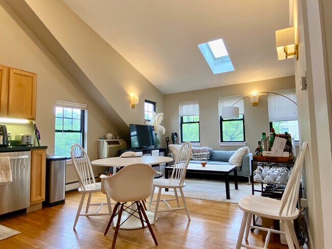 Photo - 241 River St Unit 10