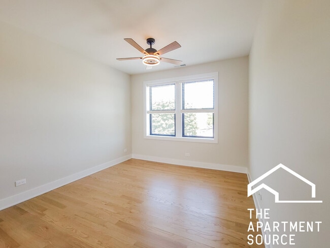 Photo - 2020 W Montrose Ave Unidad 3D