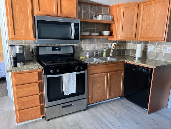 Photo - 208 N 10th St Unit B