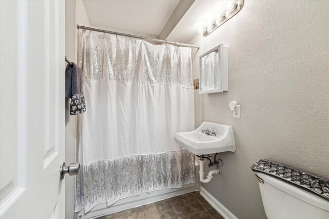 Photo - 1225 W 25th St Unit 9