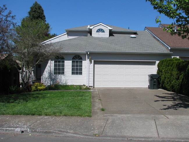 Two Bedroom, Two Bathroom Home in West Salem - Two Bedroom, Two Bathroom Home in West Salem