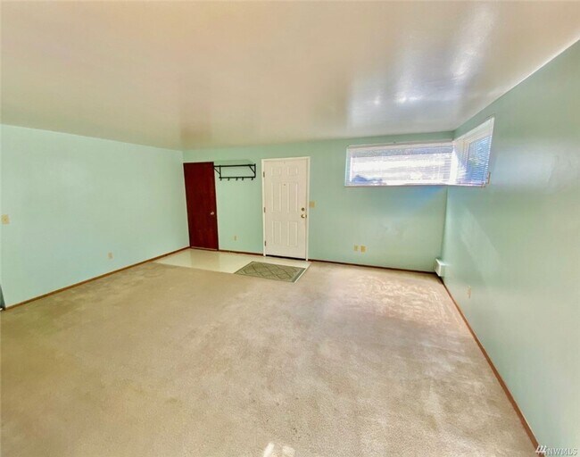 Photo - 2bd/1ba Seattle Triplex