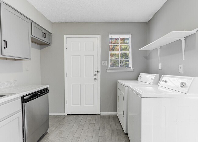 Photo - 2291 Madison Ave