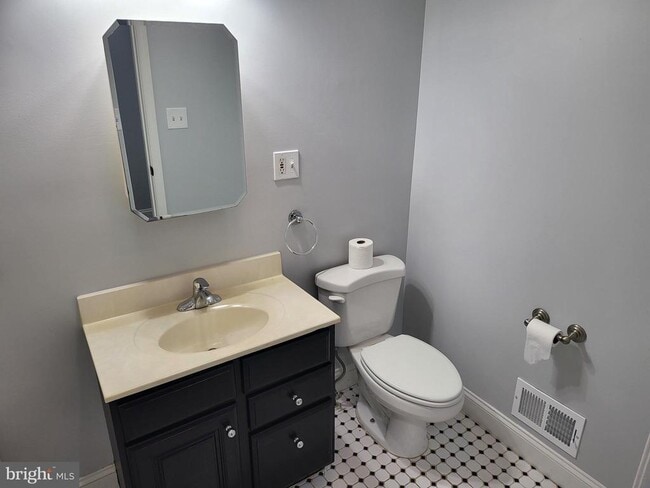 Photo - 2307 Foster Ave