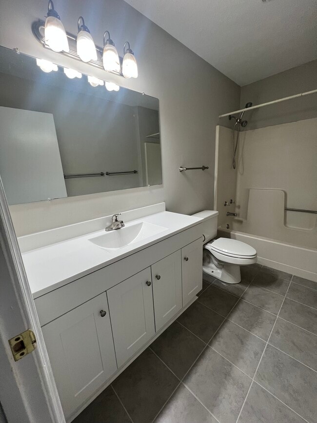 Photo - 500 Winchester Ave Unit B2