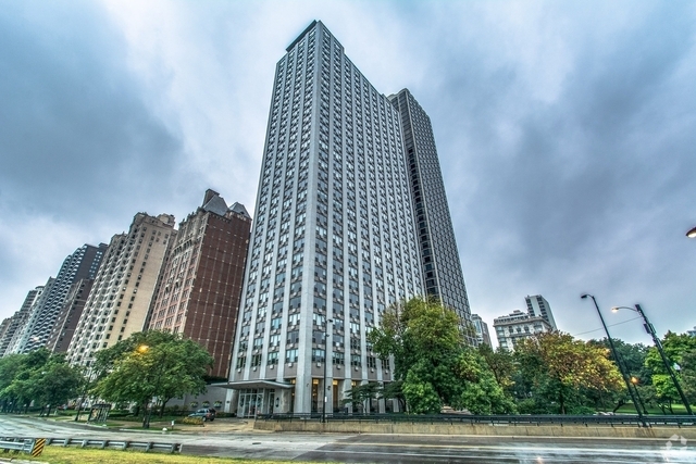 Building Photo - 1550 N Lake Shore Dr Unit 13G Rental