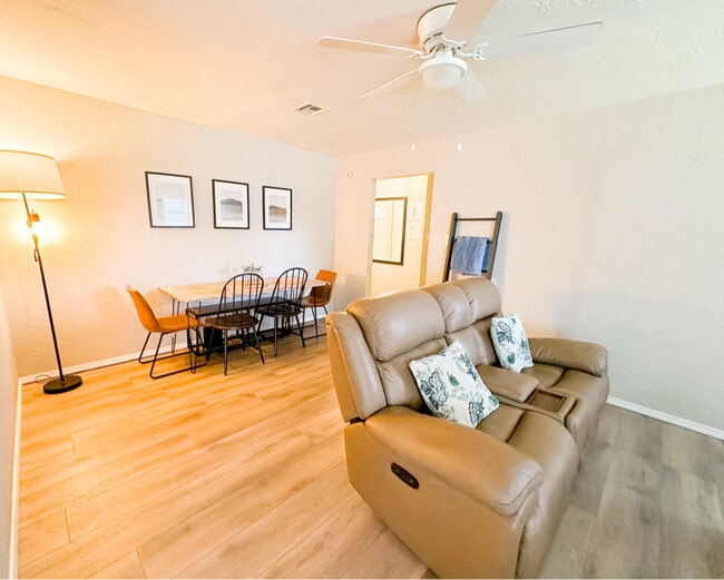 Photo - 6406 NW Arrowhead Dr