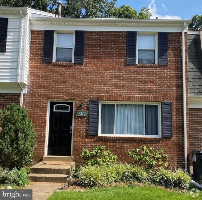Building Photo - 1210 Thomas Jefferson Pl Rental